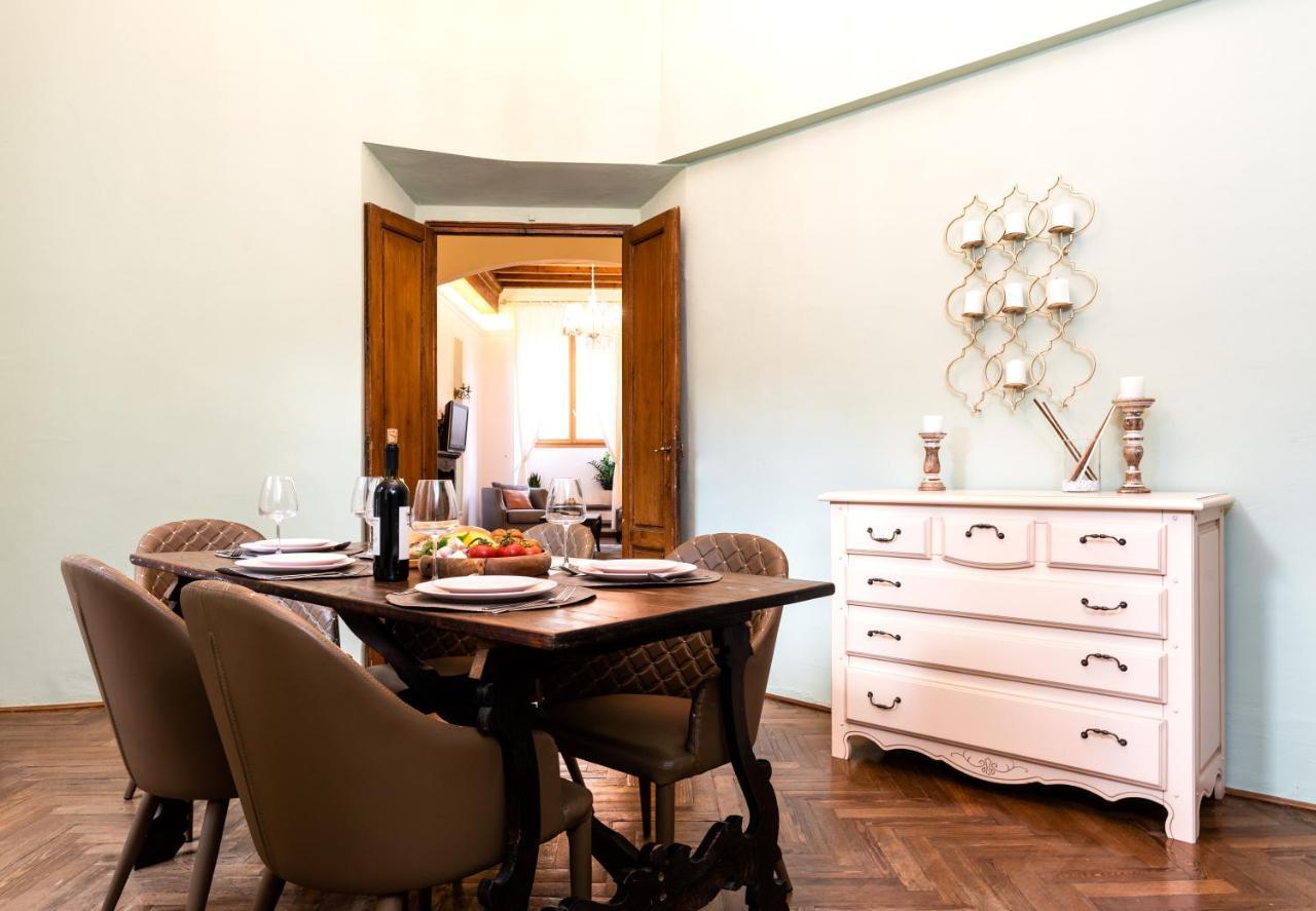 Historic Center Palace - Huge 4 Bedrooms Santa Croce Apartment - By Likehomeflorence Exterior photo